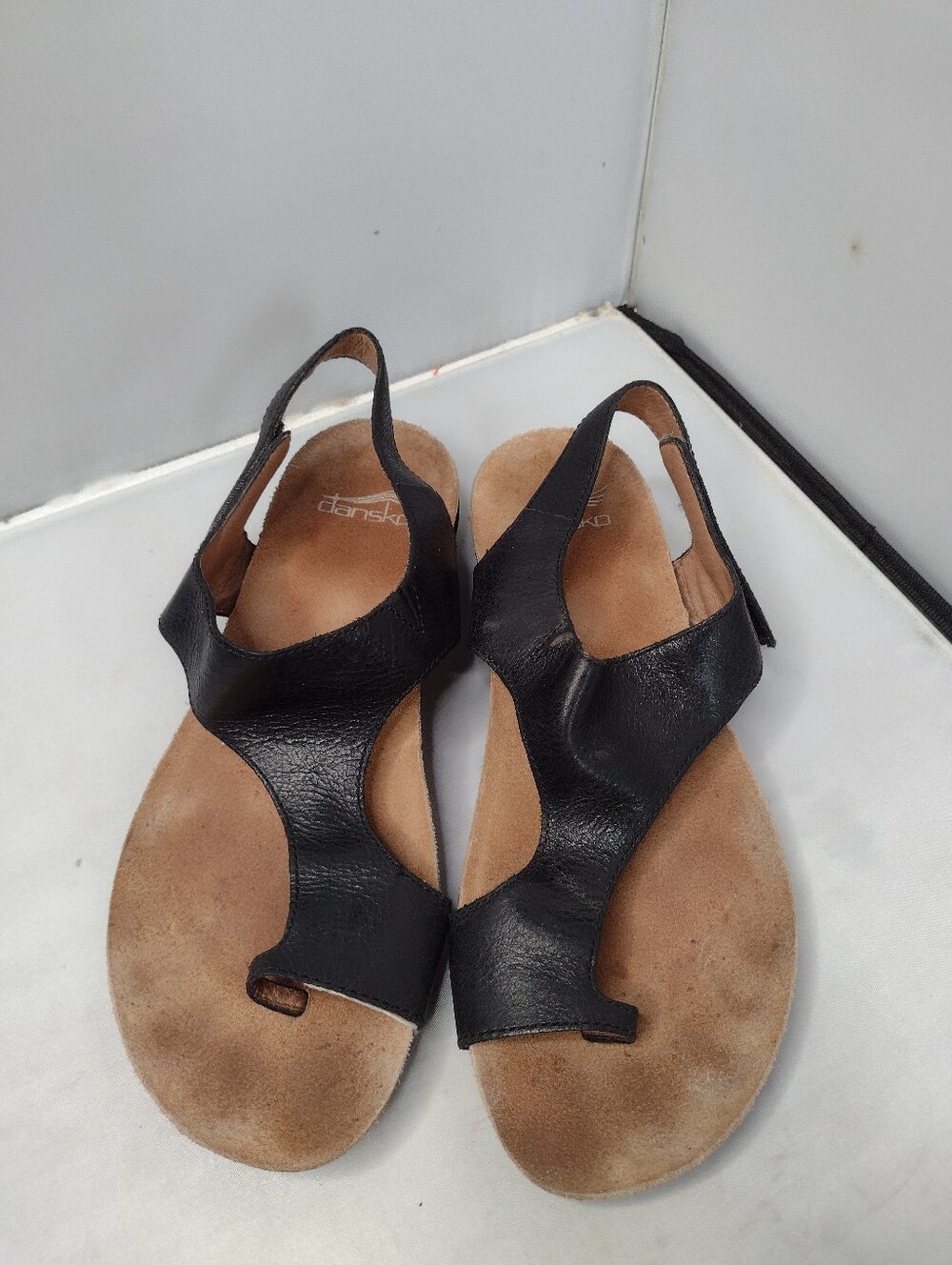 Dansko Reece Sandals Women's 38 Black Leather Toe Loop Cork Wedge Shoes A22